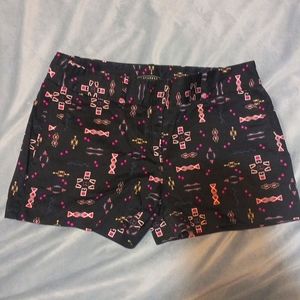 Metaphor size 4 shorts